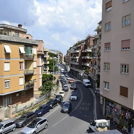 A Due Passi Da San Pietro Pensionat Rom